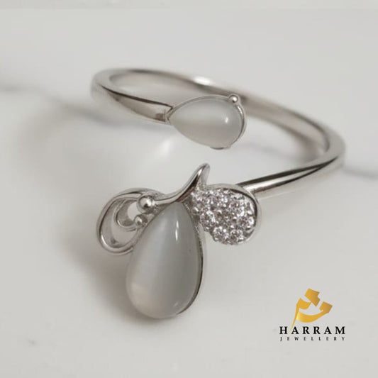 Elegant Teardrop Stone & Crystal Accent Ring