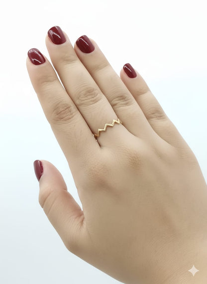 Elegant Design Band Ring