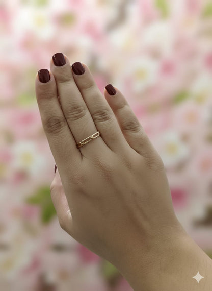 Elegant Design Band Ring