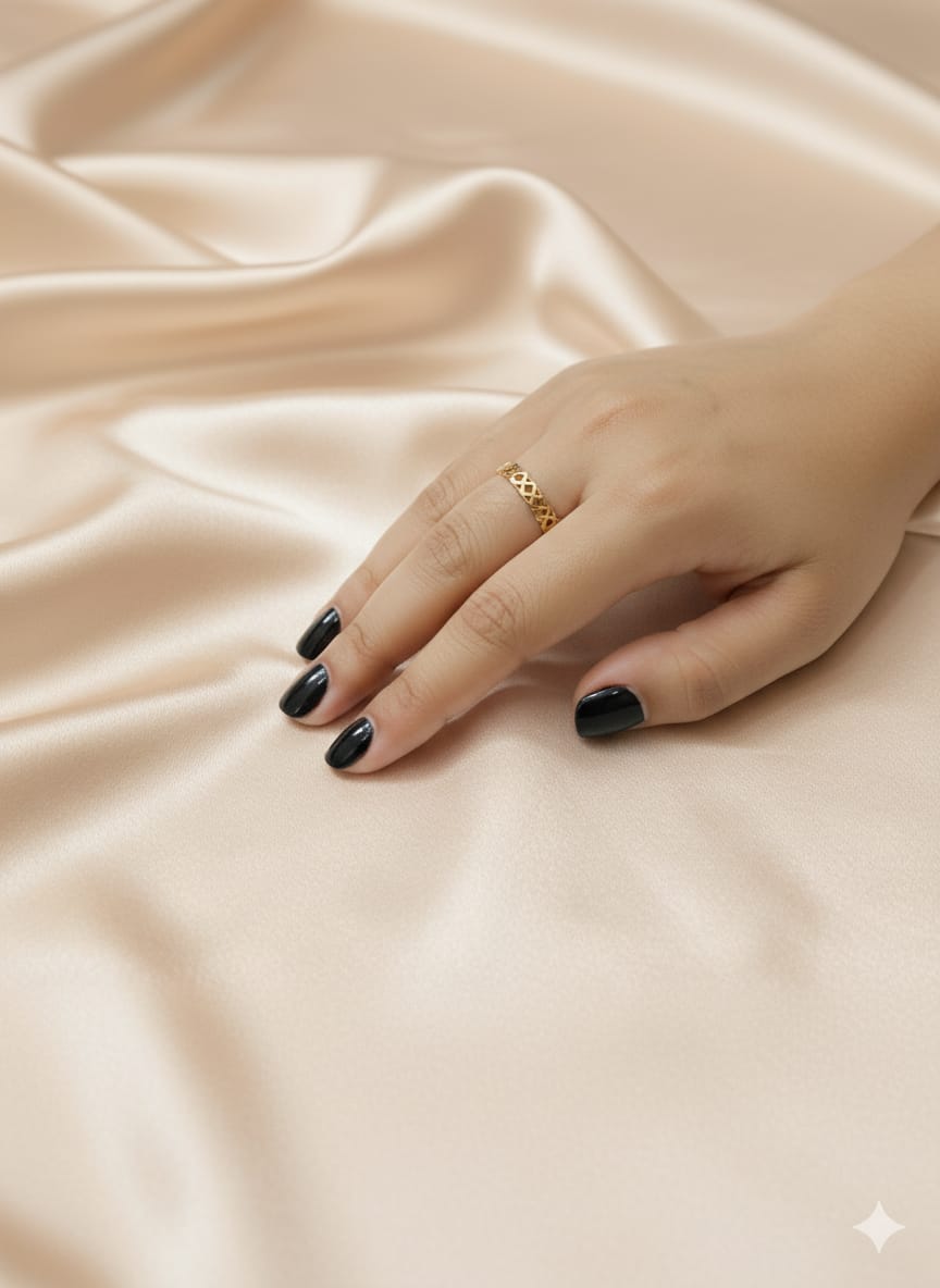 Elegant Design Band Ring