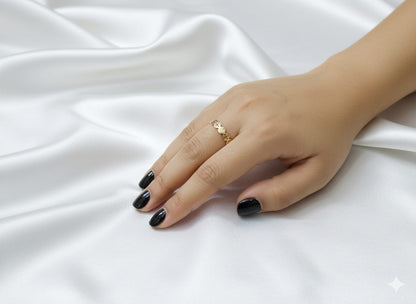 Elegant Design Band Ring