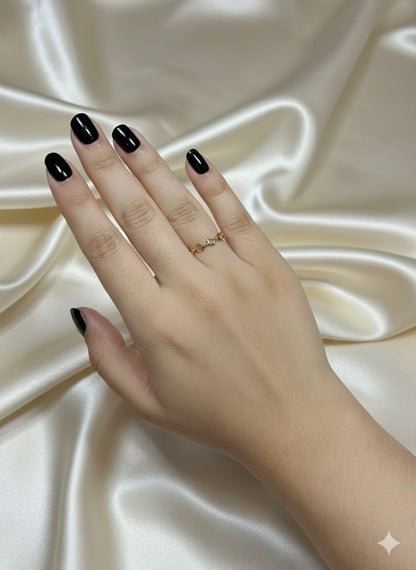 Elegant Design Band Ring