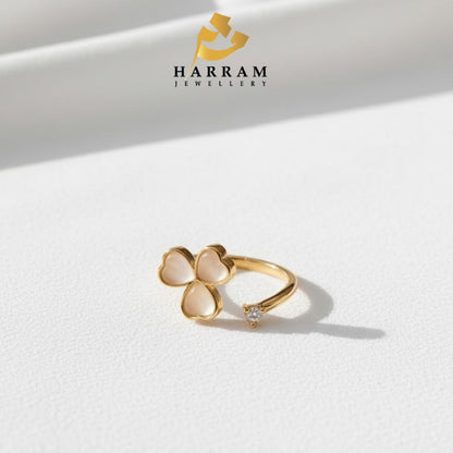 Clover Ring with Heart-Shaped Stones