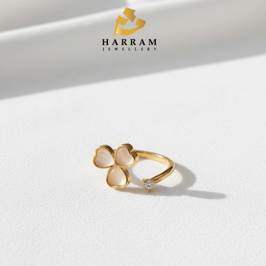 Clover Ring with Heart-Shaped Stones