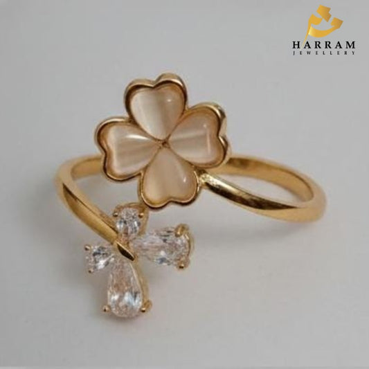 Elegent Clover & Crystal Bloom Ring