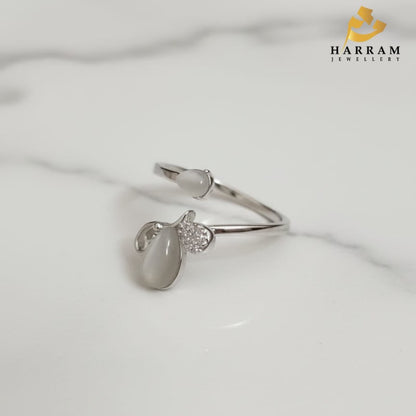 Elegant Teardrop Stone & Crystal Accent Ring